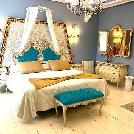 Hostal Boutique Puerta Del Sol Torrelavega Bagian luar foto