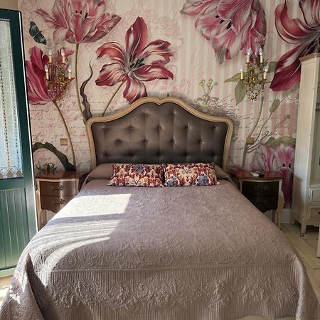 Hostal Boutique Puerta Del Sol Torrelavega Bagian luar foto