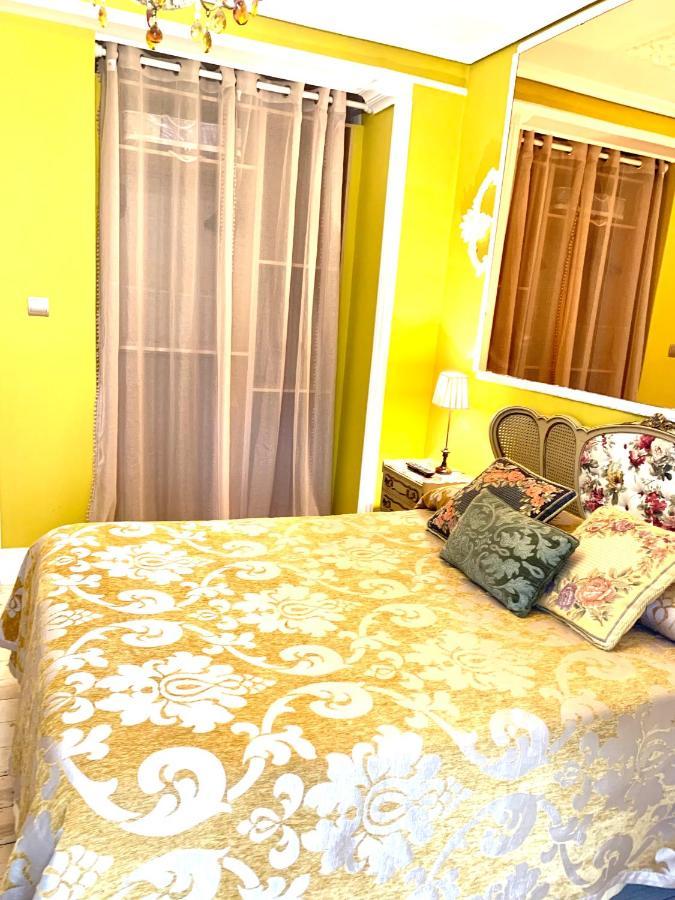 Hostal Boutique Puerta Del Sol Torrelavega Bagian luar foto