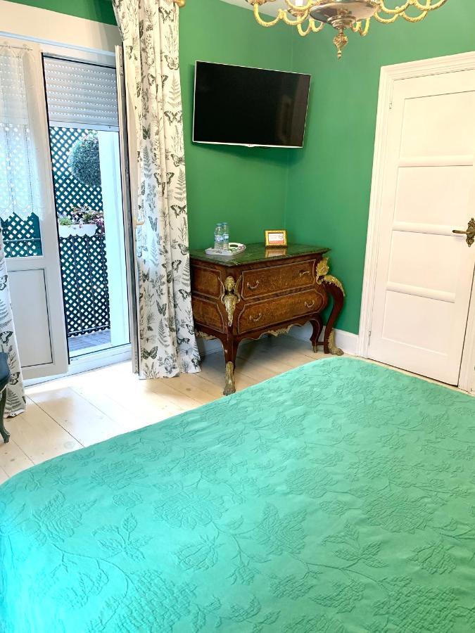 Hostal Boutique Puerta Del Sol Torrelavega Bagian luar foto