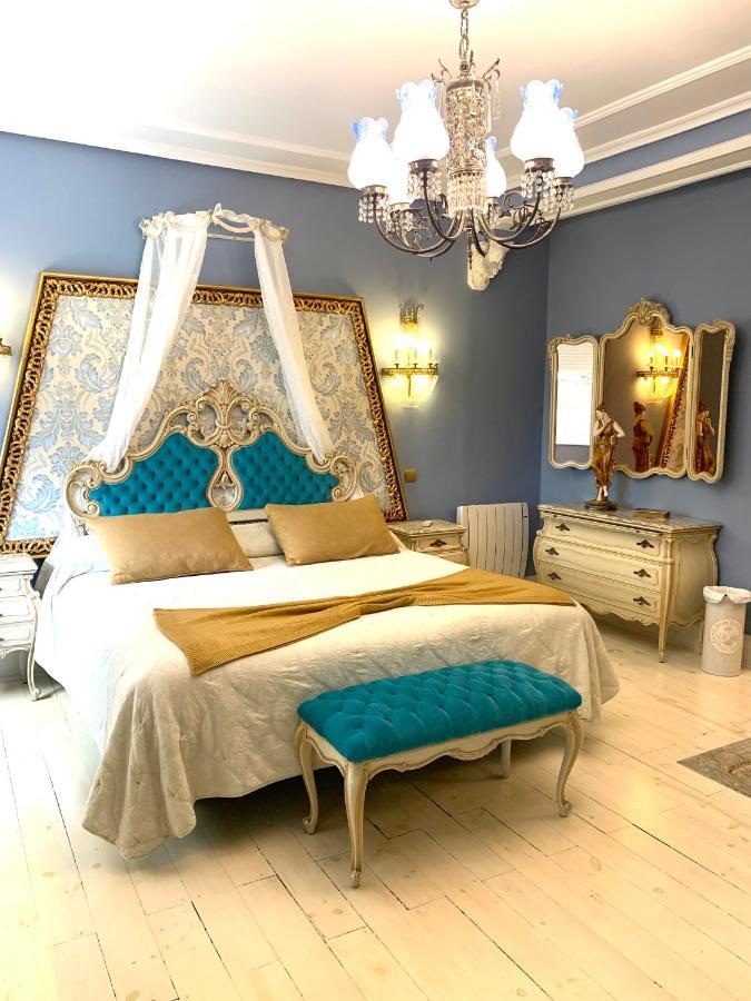 Hostal Boutique Puerta Del Sol Torrelavega Bagian luar foto