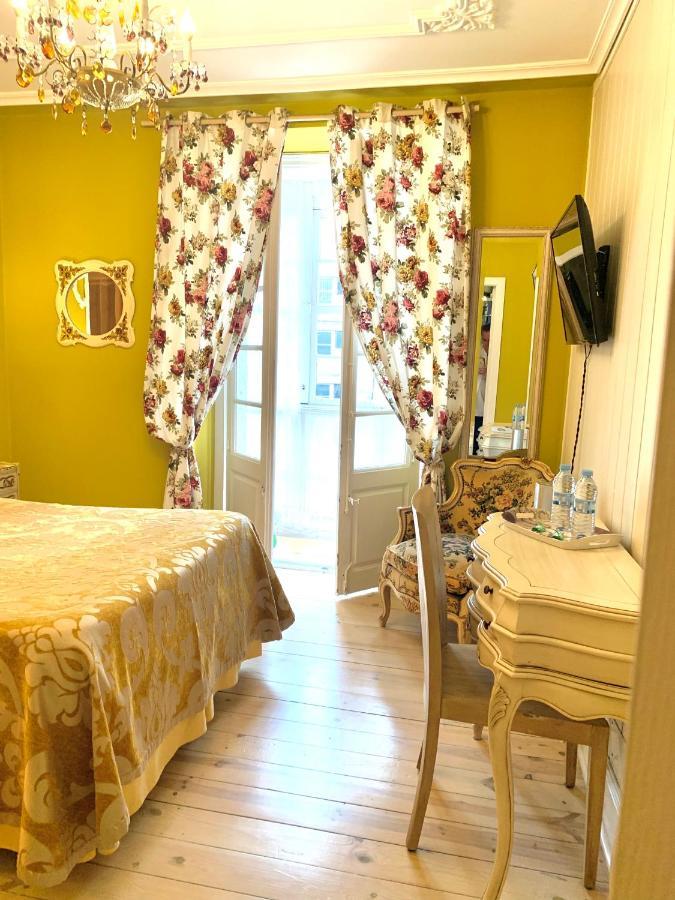 Hostal Boutique Puerta Del Sol Torrelavega Bagian luar foto