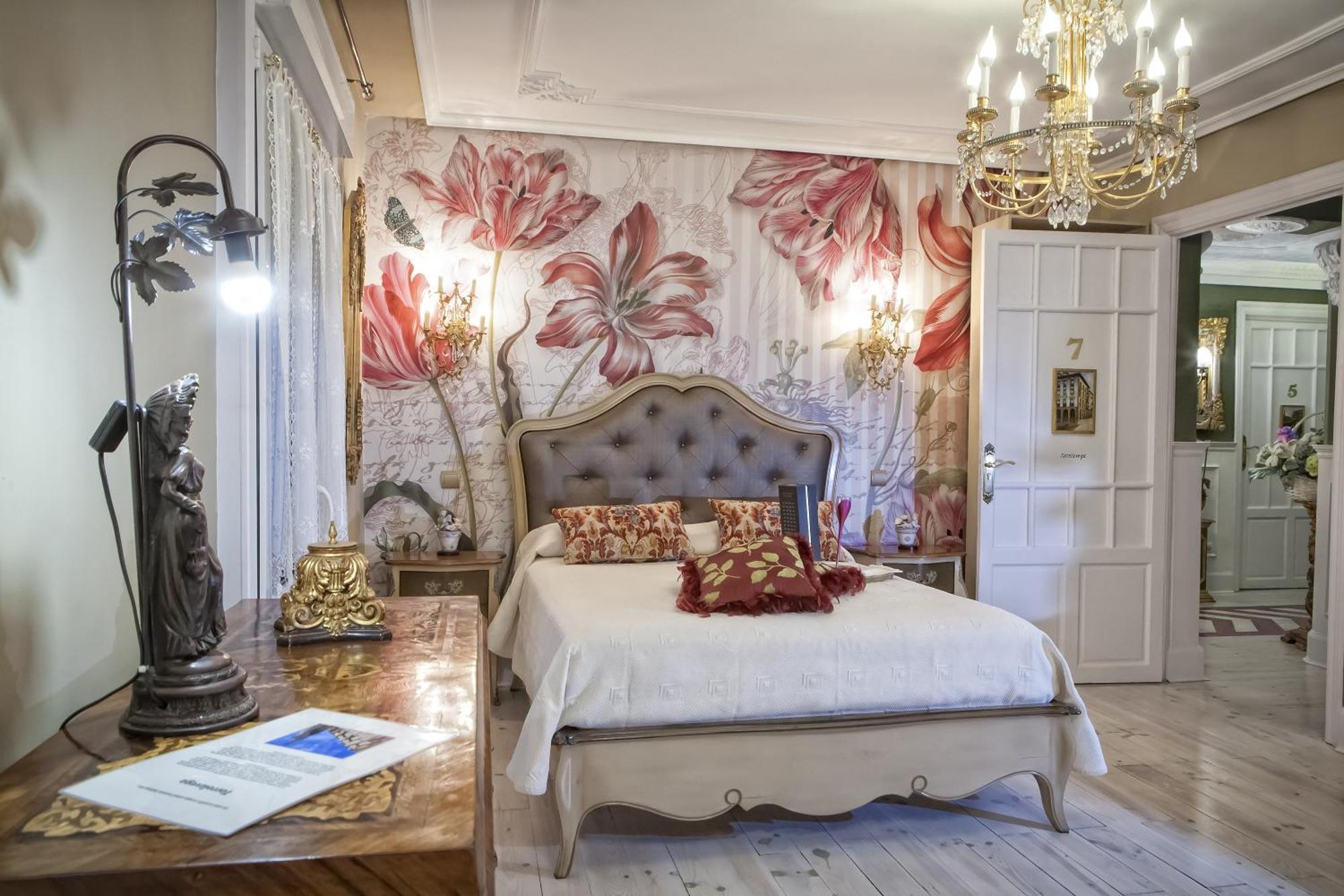 Hostal Boutique Puerta Del Sol Torrelavega Ruang foto