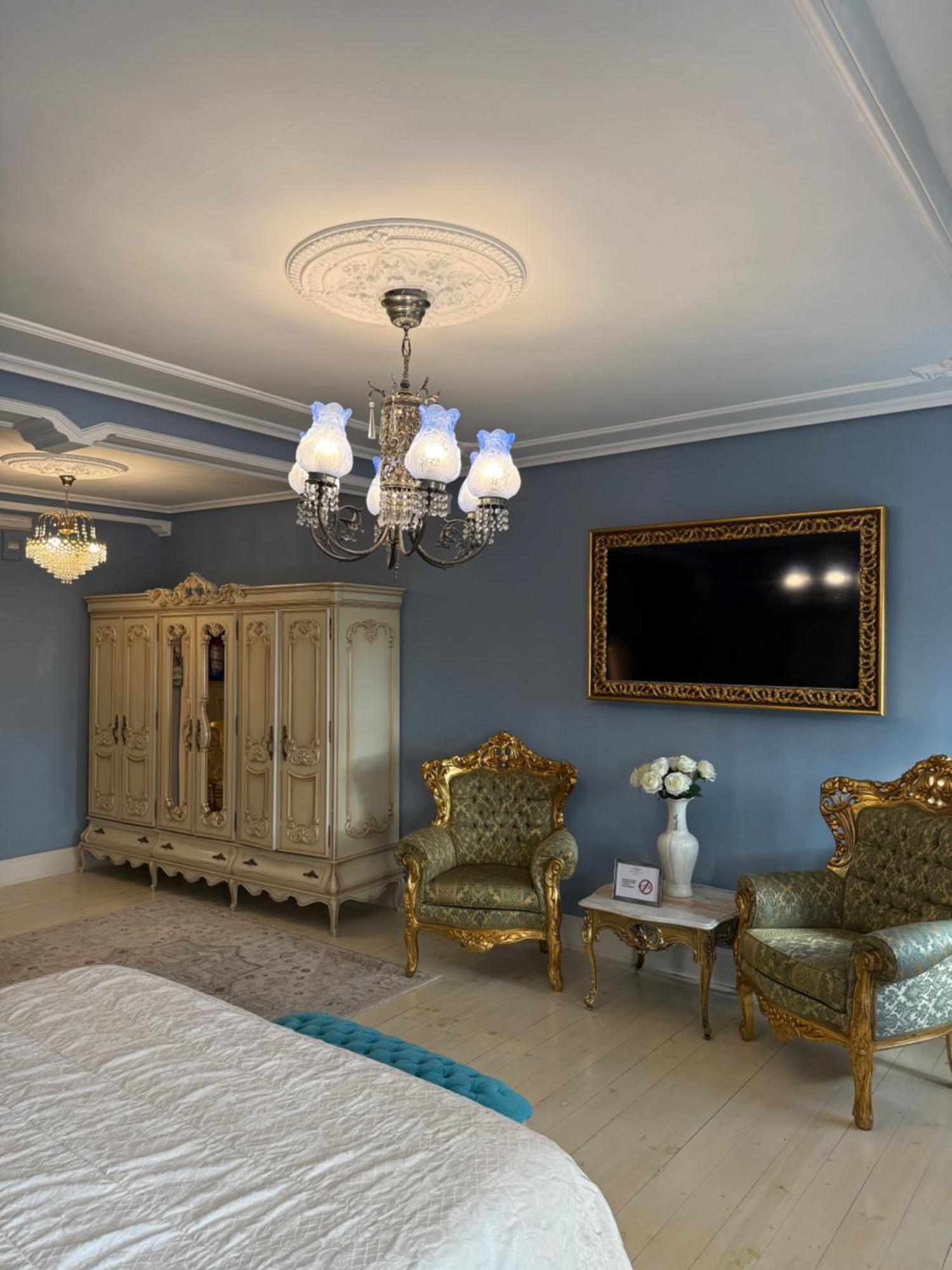 Hostal Boutique Puerta Del Sol Torrelavega Bagian luar foto