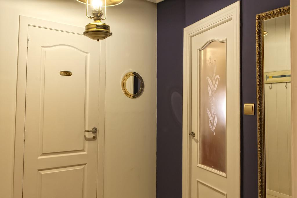 Hostal Boutique Puerta Del Sol Torrelavega Bagian luar foto