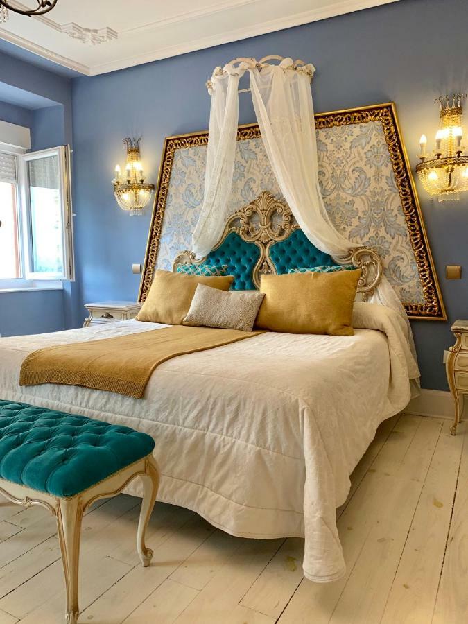 Hostal Boutique Puerta Del Sol Torrelavega Bagian luar foto